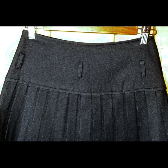 La Pargay Small Pleated Skirt - Picture 3 of 6